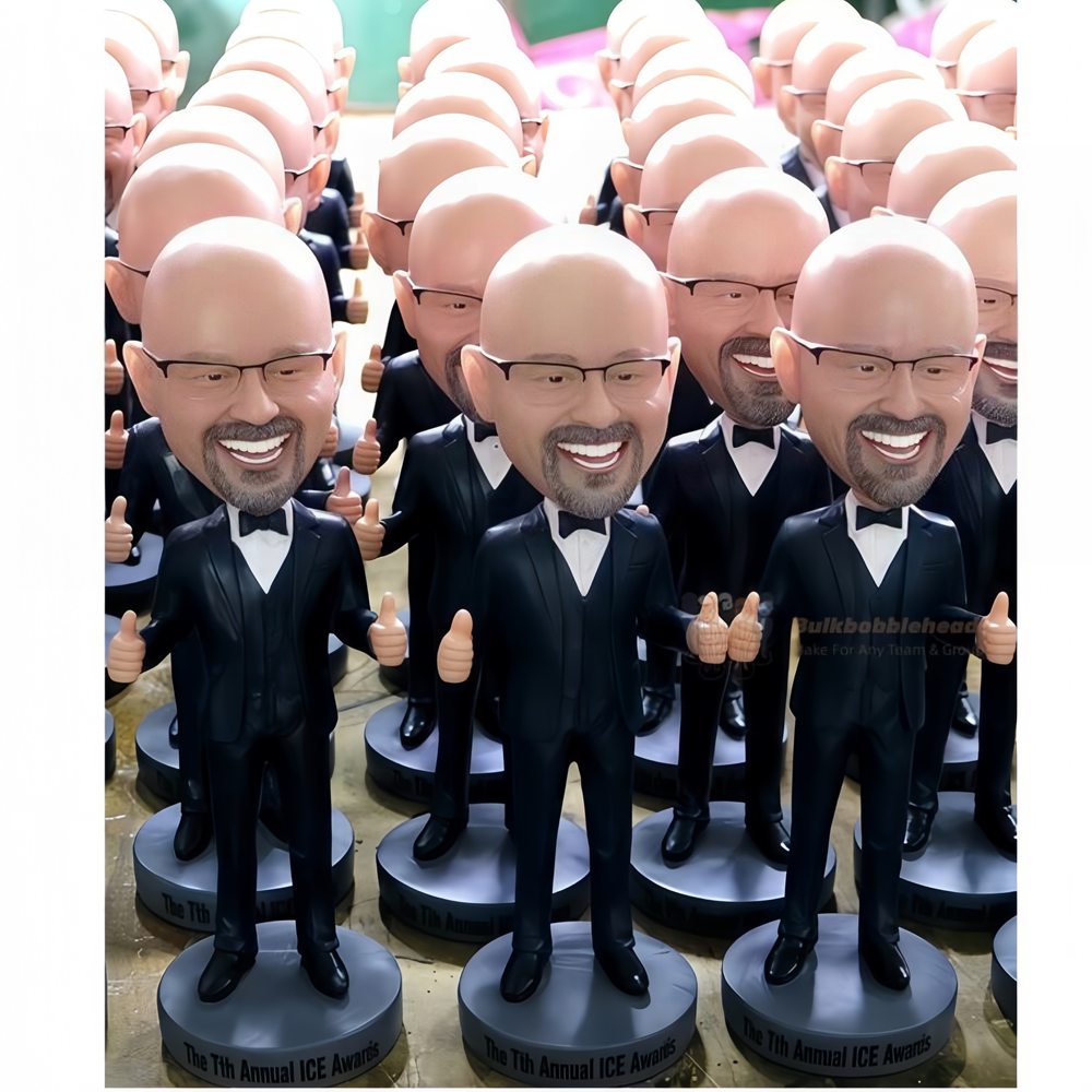 Bulk Custom Bobbleheads Annual Awards– From 30 to 3,000 Units, as Low as $ 9.90 Each (Shipping Included!)