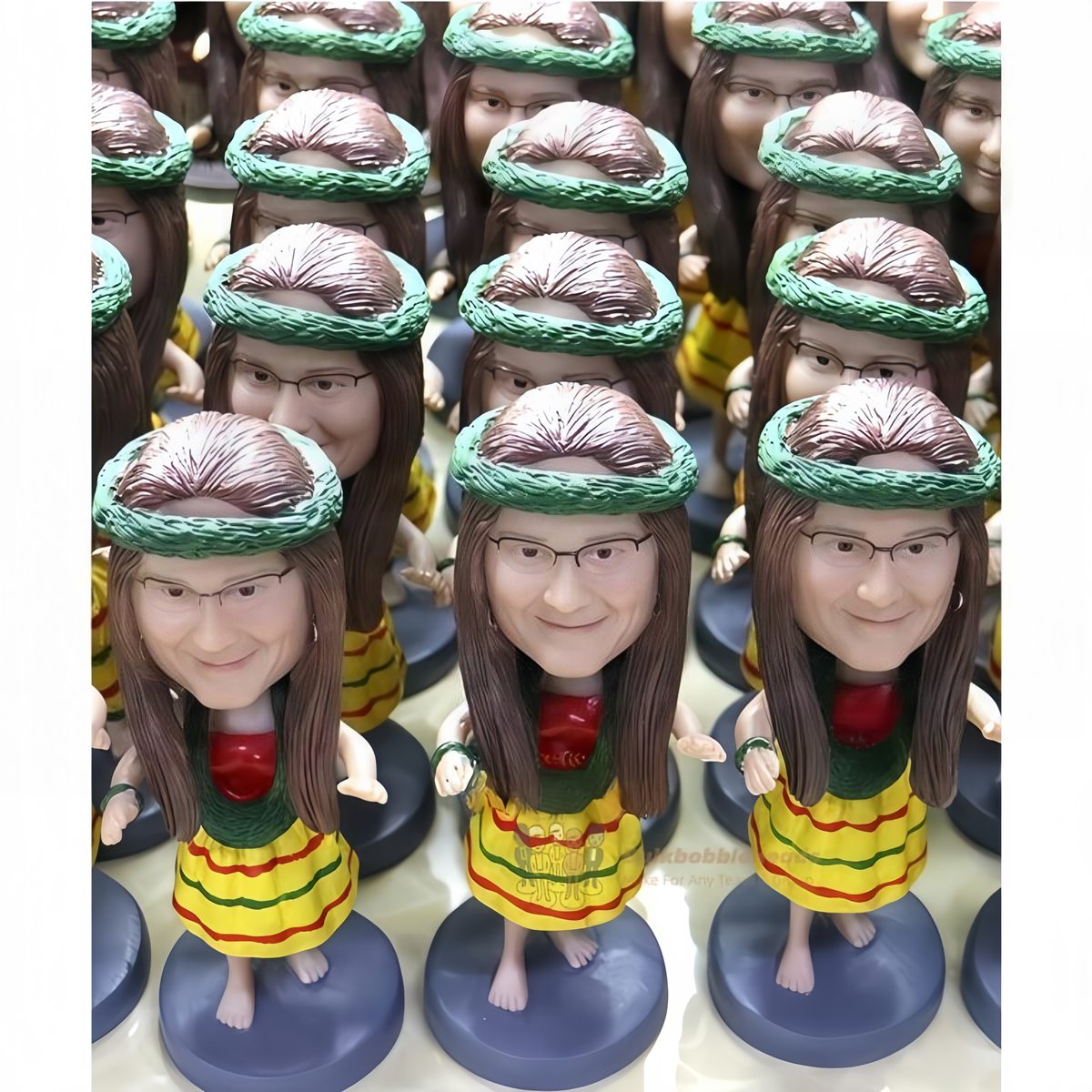 Bulk Bobbleheads from $ 9.90 Each – Hula Bobbleheads Shipping Included on Orders of 50+